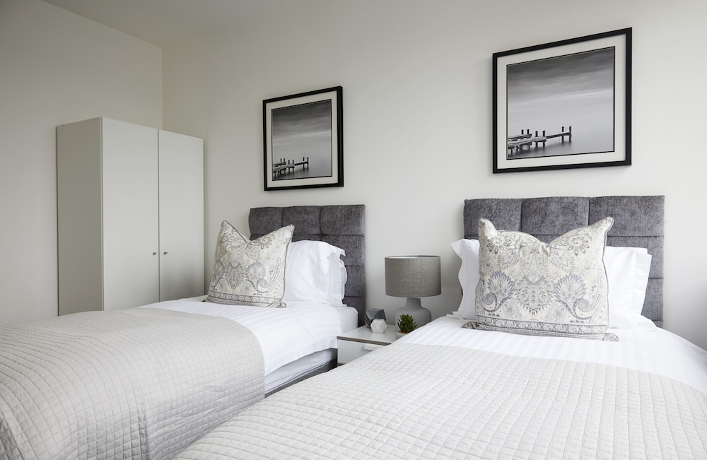 Classic Apartment, 2 Bedrooms, City View photo 2