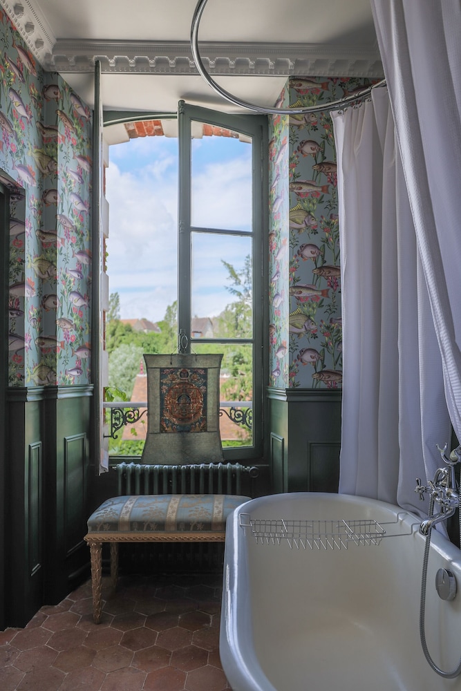 Deluxe Double Room, 1 Queen Bed, Garden View (Trianon) photo 2