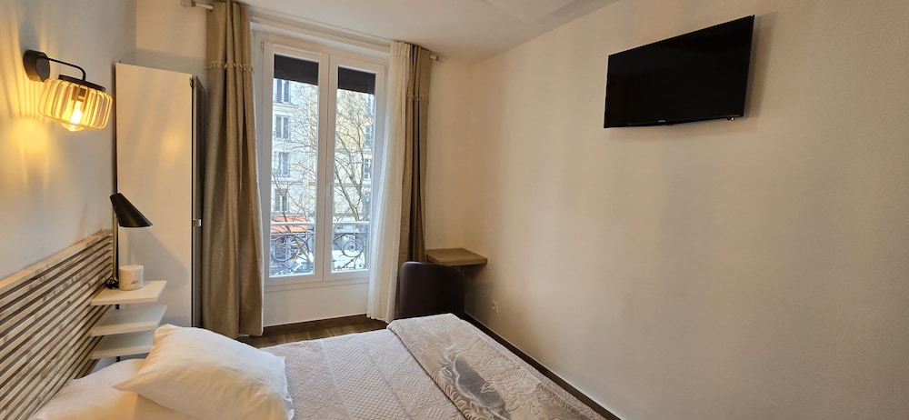 Standard Double Room, 1 Queen Bed (no elevator) photo 3