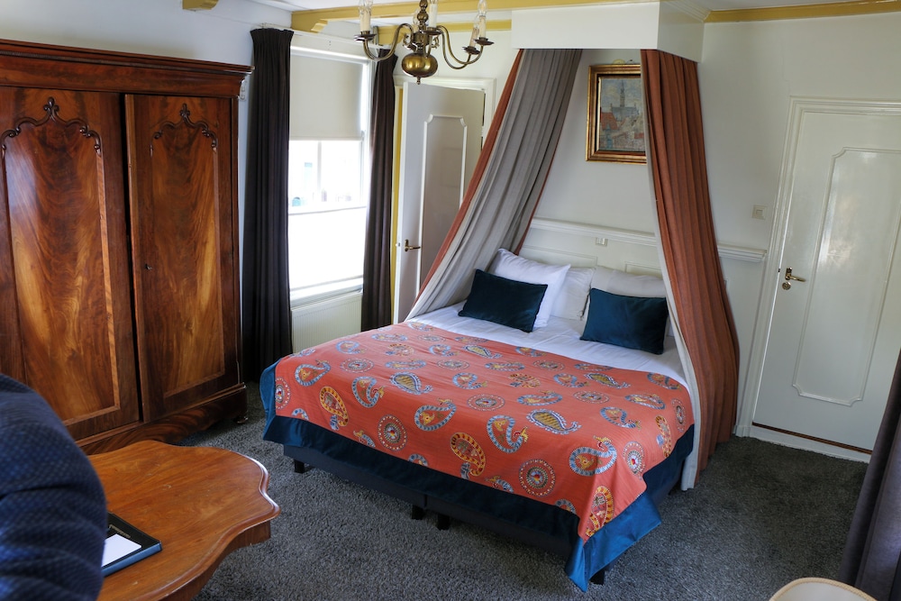Romantic Double Towerroom, Panorama view, first floor (Room 1, main building)