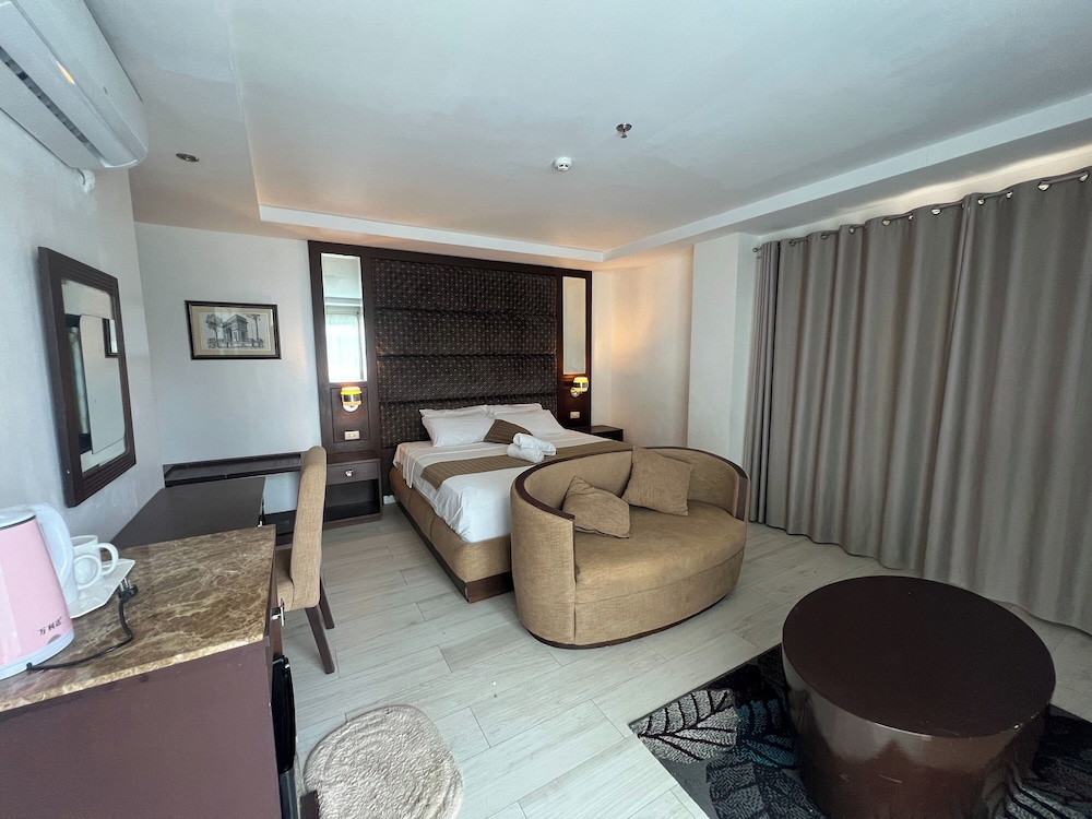 Luxury Suite