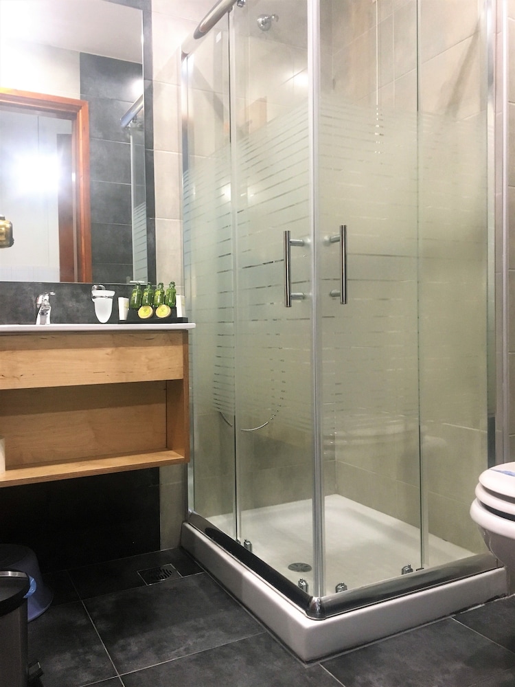 Standard Studio, 1 Bedroom, Kitchenette, Ground Floor (3 guests) photo 3