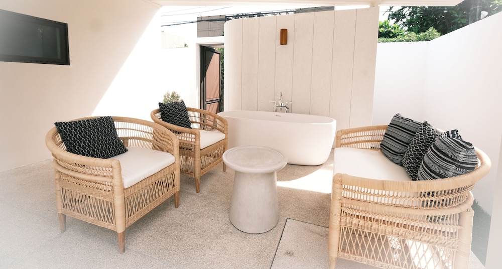 Premier Pool Villa (Roundtrip airport transfer) - Photo 11