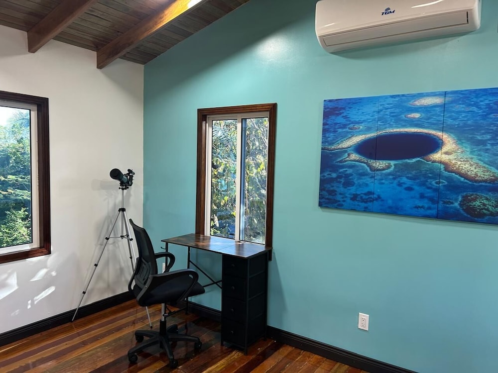 Superior Tree House, Garden View