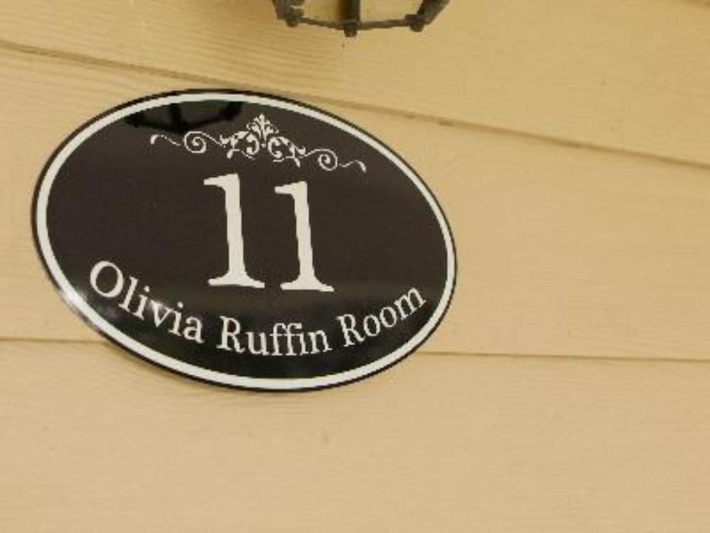 Room, Private Bathroom (11 - Olivia Ruffin Room - King - Mansion View - upstairs) photo 2