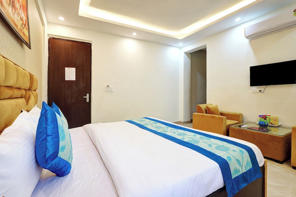 Executive Room - Photo 1