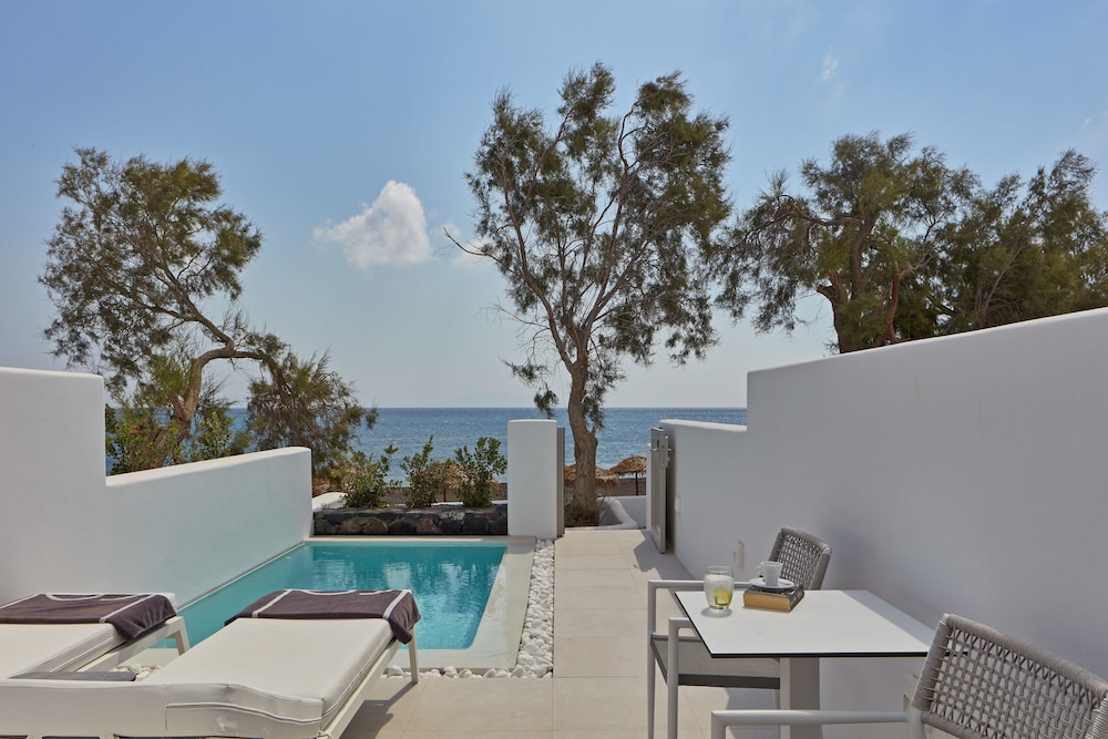 Deluxe Room, Private Pool, Beachfront photo 3