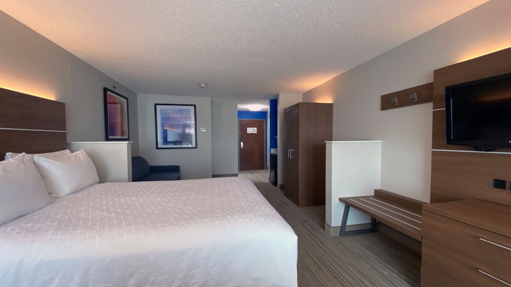 Standard Room, 1 King Bed - Photo 2