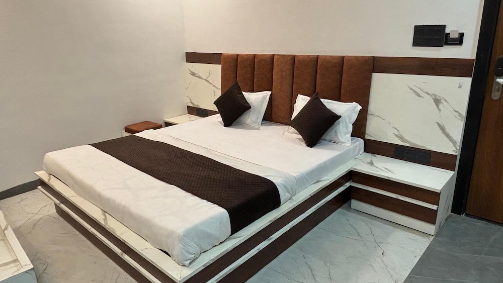 Basic Double Room, 1 Double Bed, Garden View