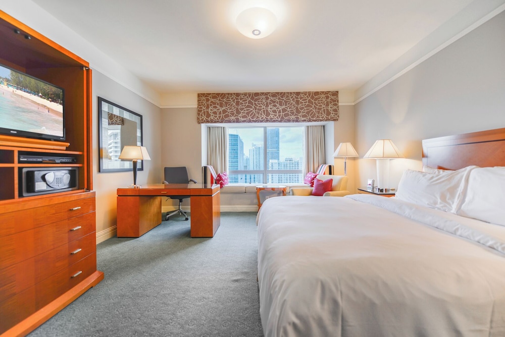 Luxury Condo, 1 Bedroom, City View photo 3