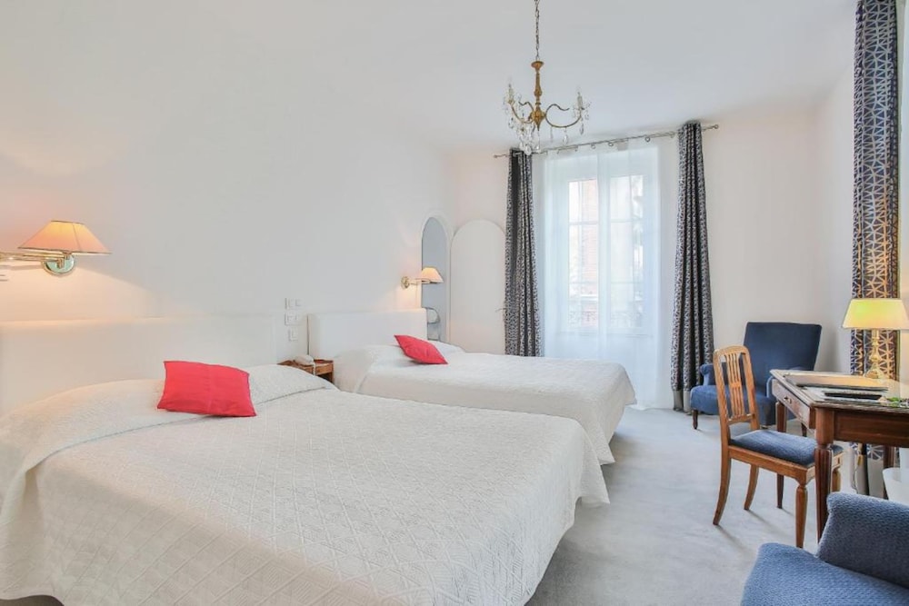Quadruple Room, 2 Double Beds, Non Smoking photo 2
