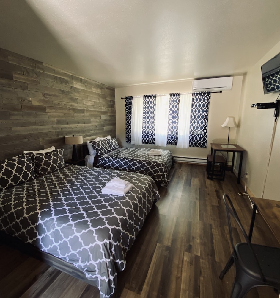 Deluxe Double Room, 2 Queen Beds photo 1