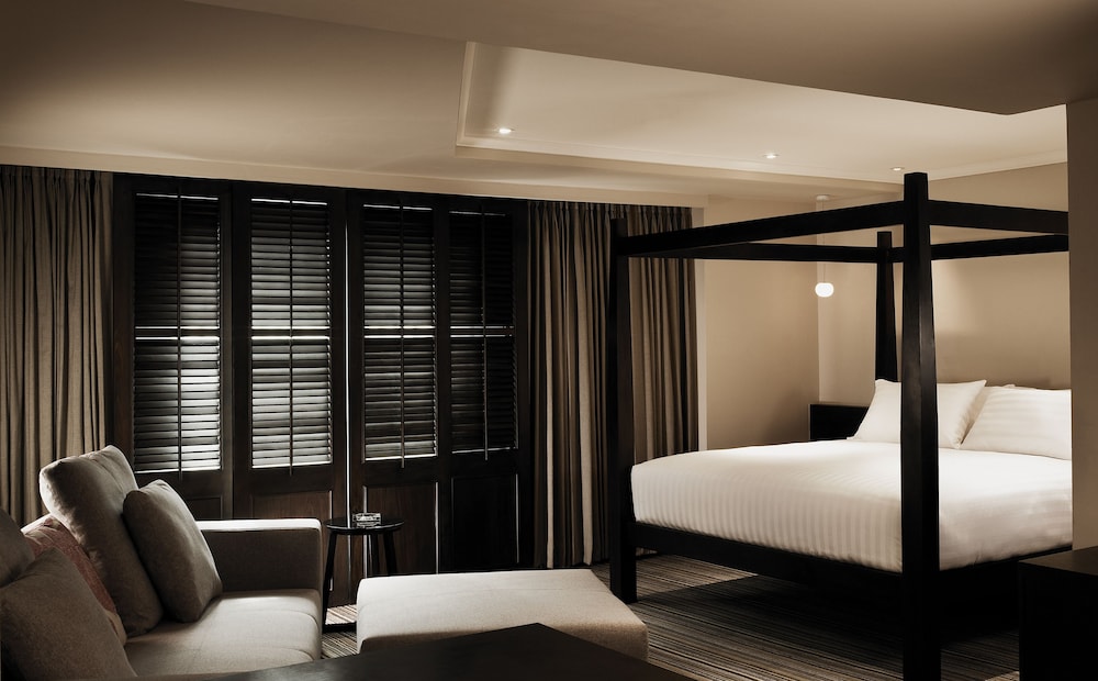 Suite, 1 King Bed photo 3
