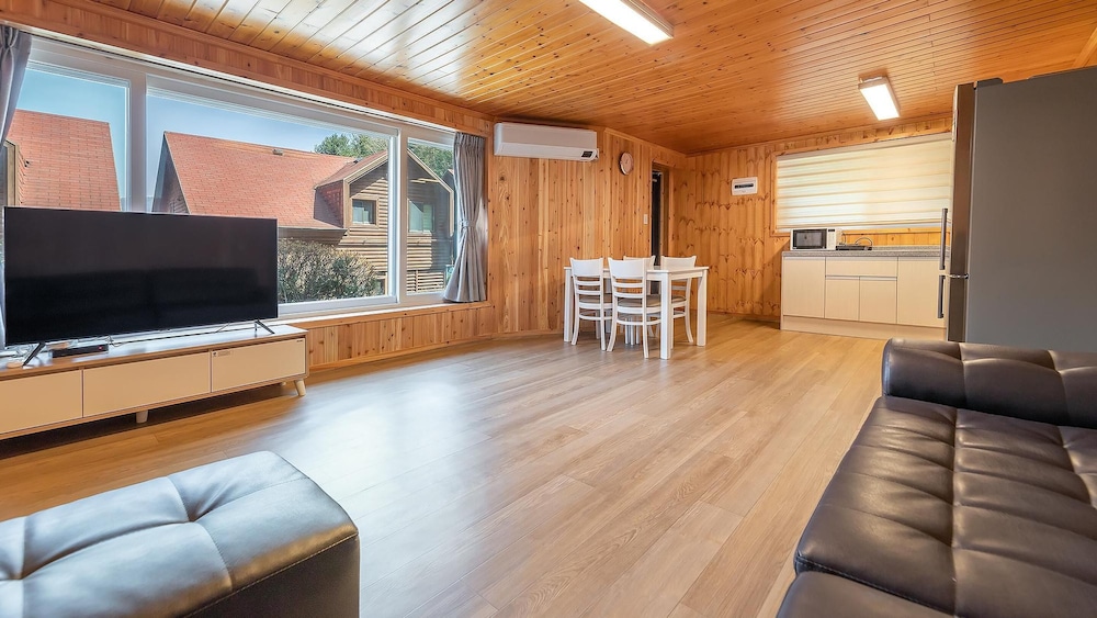 Basic Room, 2 Bedrooms (Gangnaeeumdong1Cheung - A)