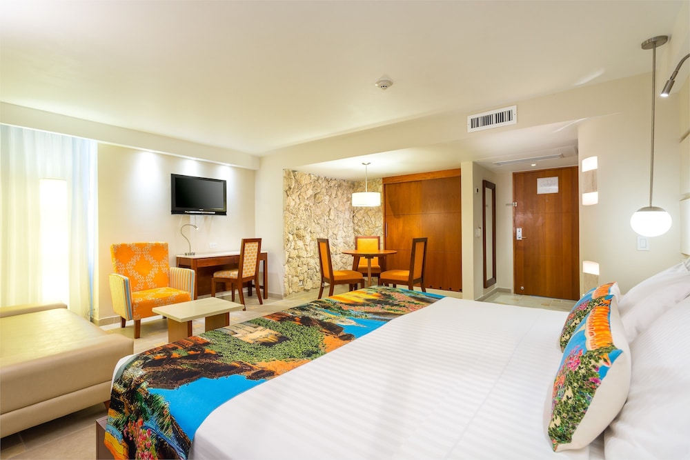 Superior Room, 1 King Bed with Sofa bed, City View photo 1
