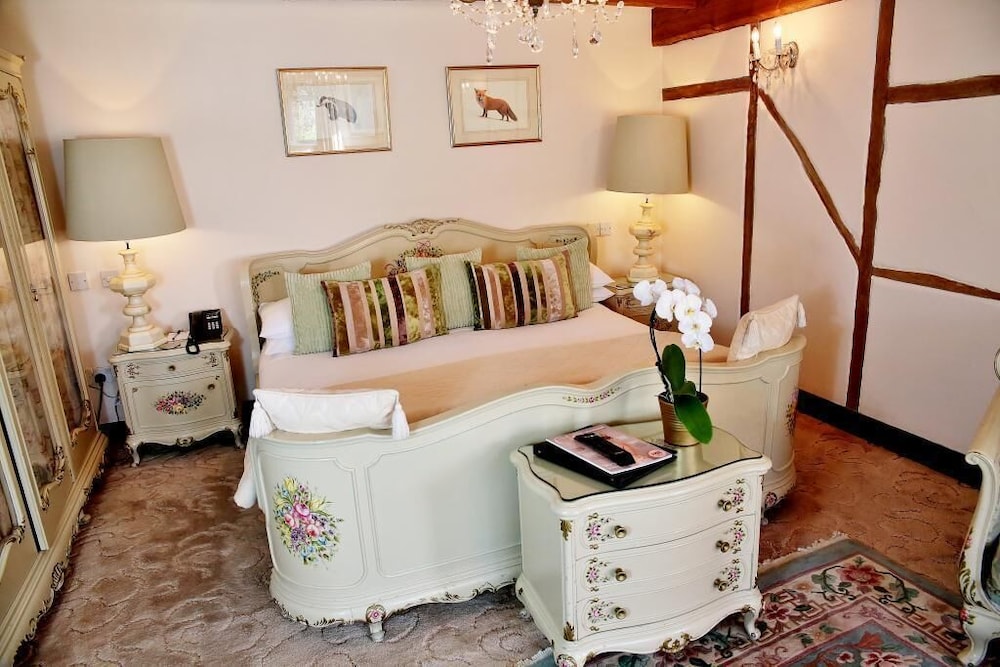 Double Room (Large)