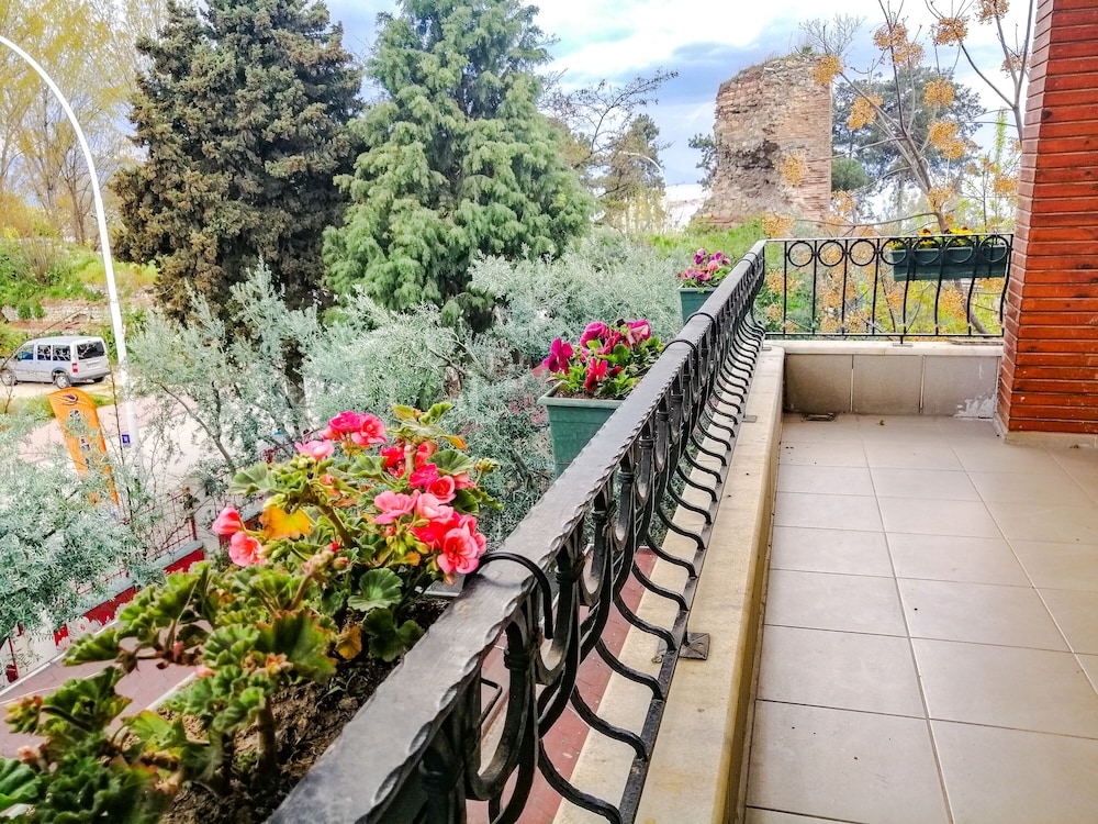 Family Suite, 2 Bedrooms, Balcony photo 2