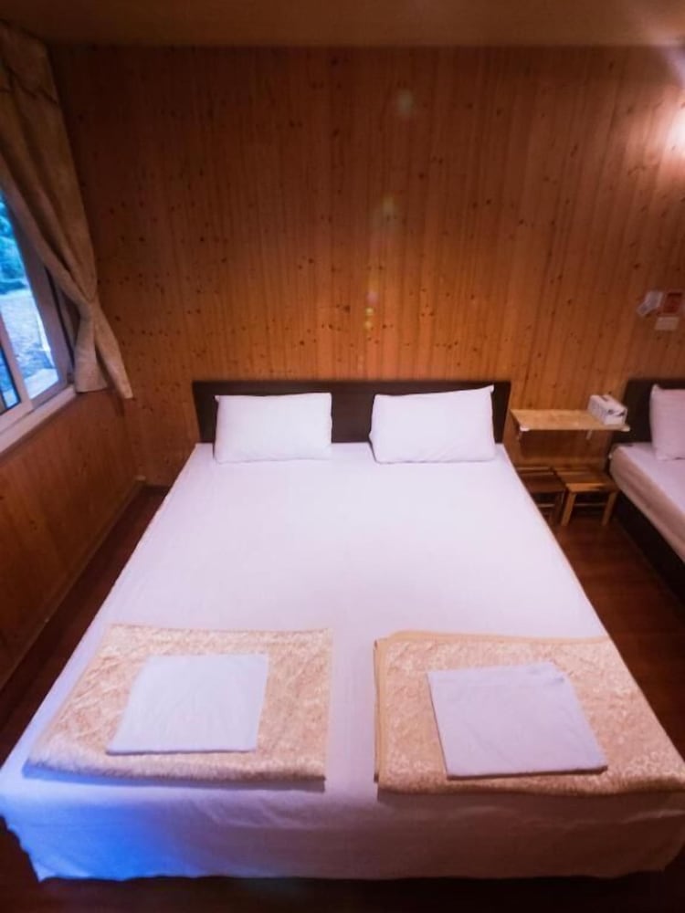 Basic Quadruple Room photo 3