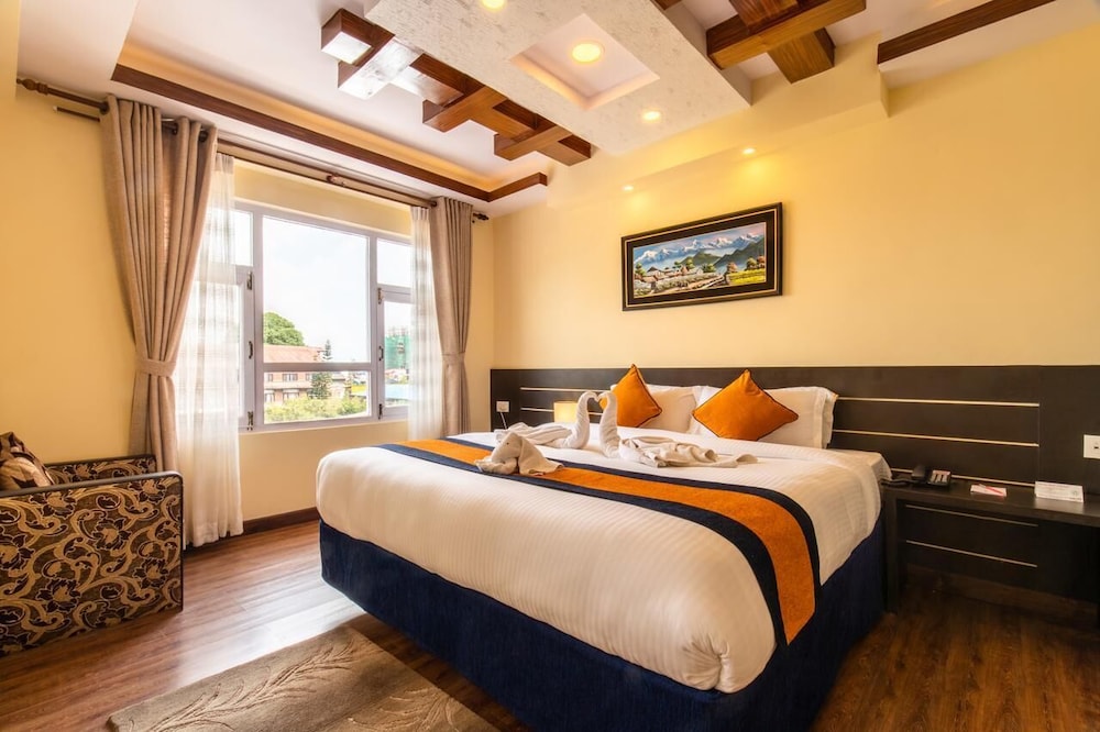 Family Studio Suite, Multiple Beds, Bathtub, City View