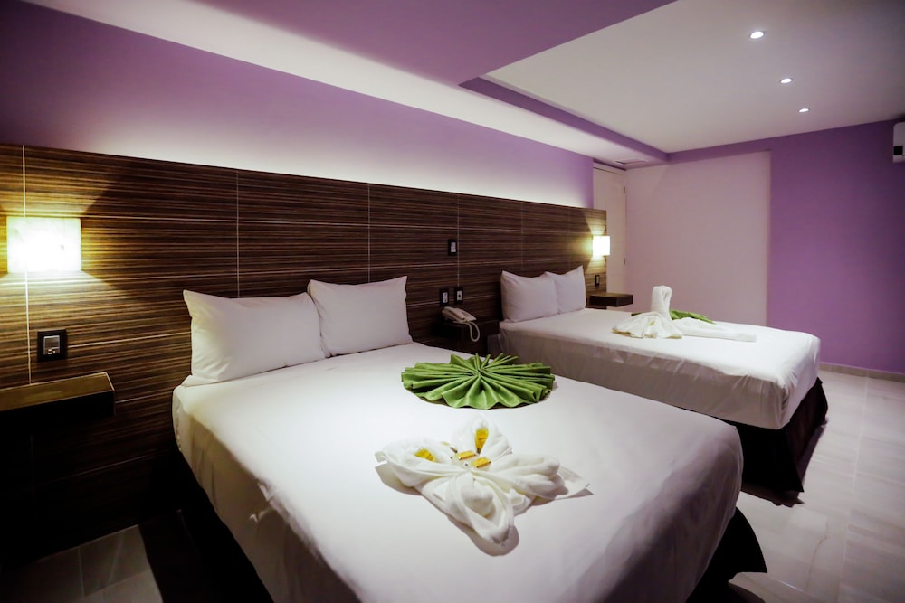 Standard Double Room, 2 Double Beds, Private Bathroom, City View photo 2