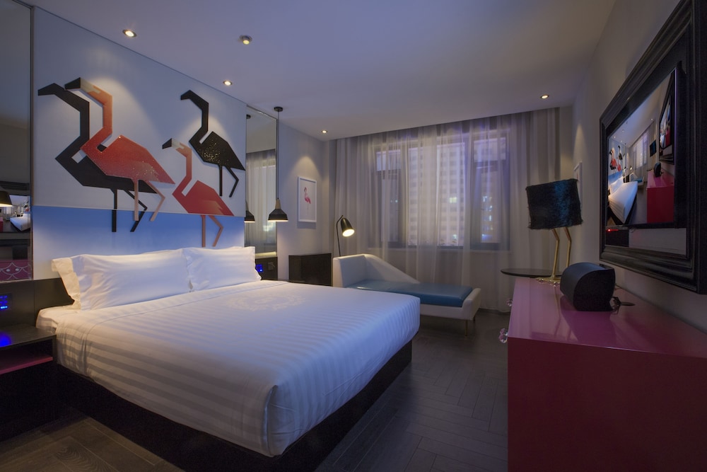 Flamingo Room