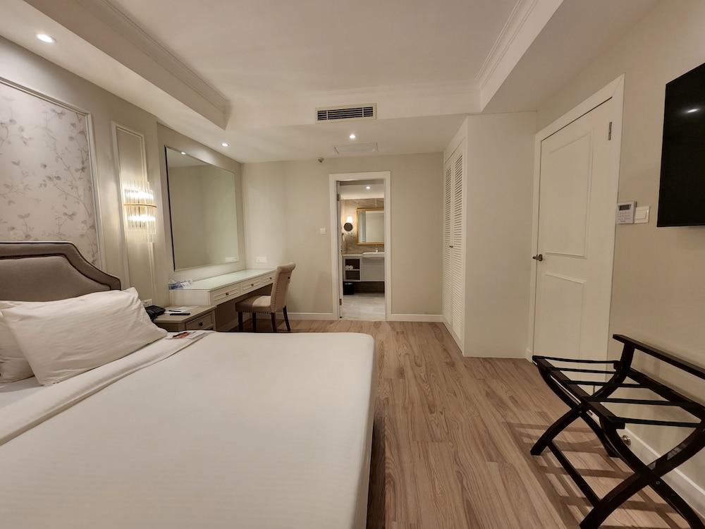 Palace Suite - Photo 4
