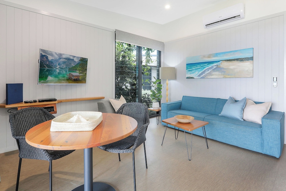 Premium Cabin - Sleeps 5 photo 3