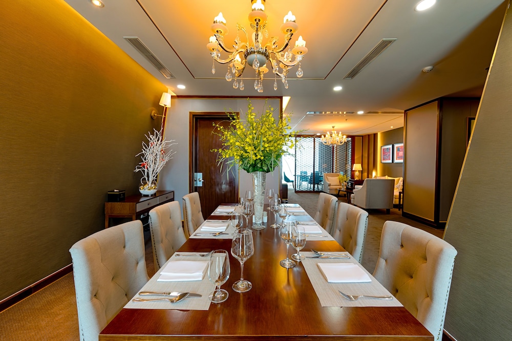 PRESIDENTIAL SUITE photo 2