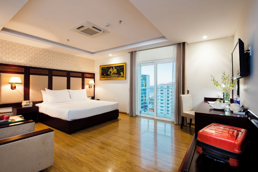 Deluxe Double Room, City View