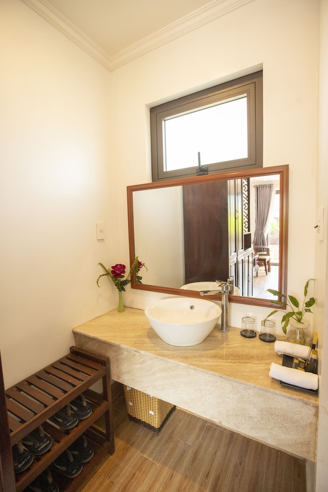 Standard Twin Room - Photo 11