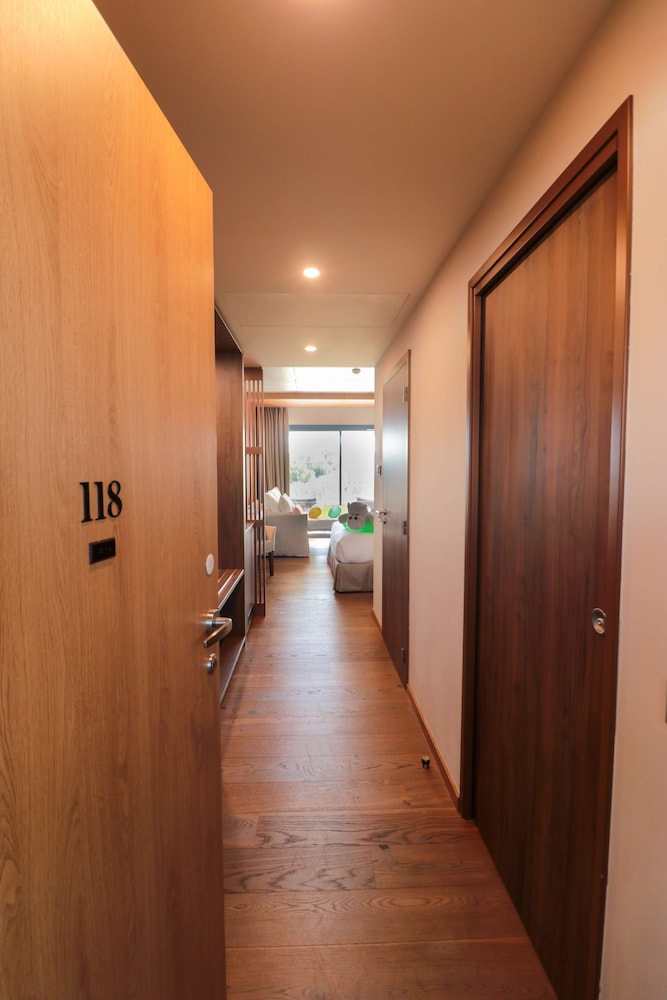 Deluxe Room, Multiple Beds, Balcony, Sea View photo 2