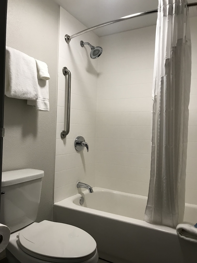 Standard Room, 1 King Bed (Leisure) - Photo 4