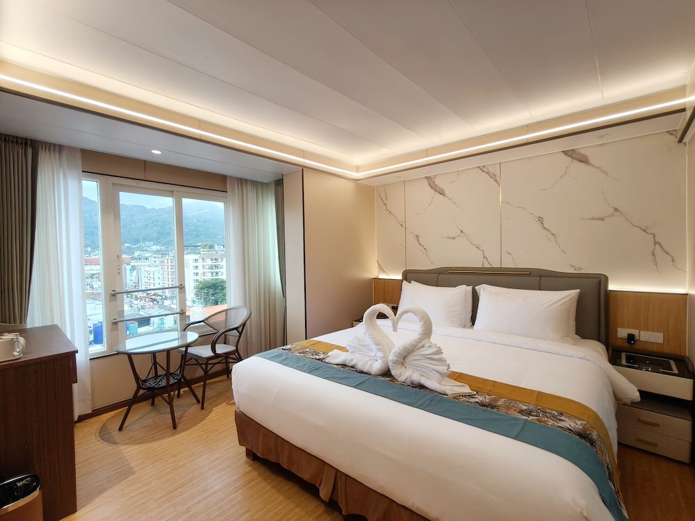Luxury Double Room, Mountain View