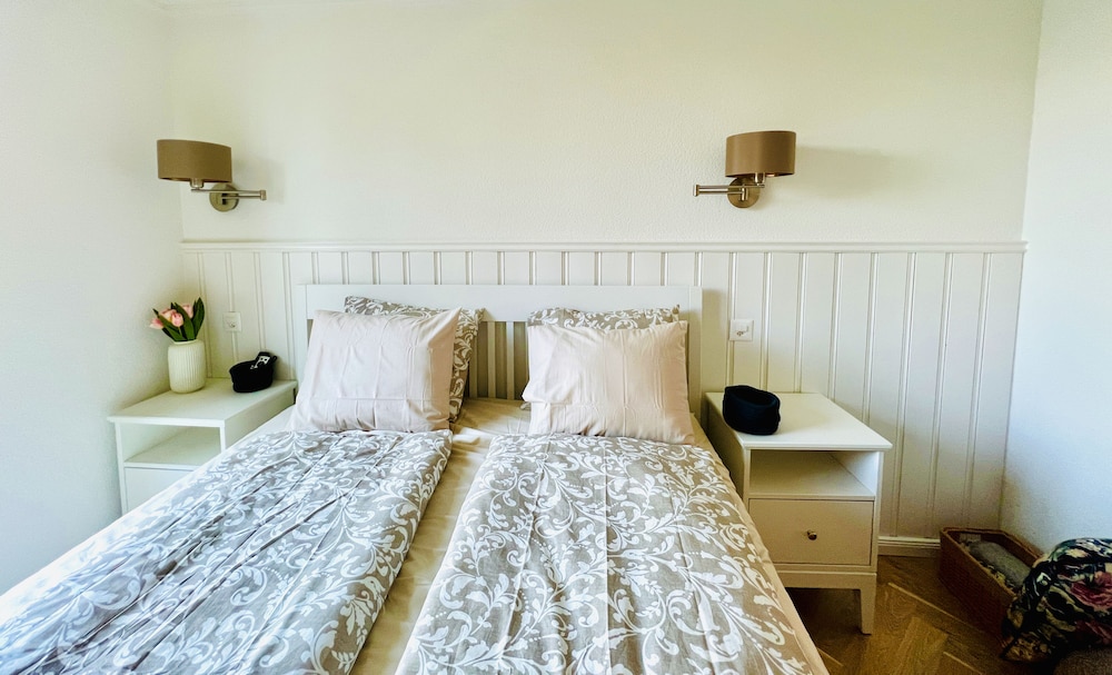 Doppelzimmer Deluxe - seitliche Seesicht, privater Balkon photo 2