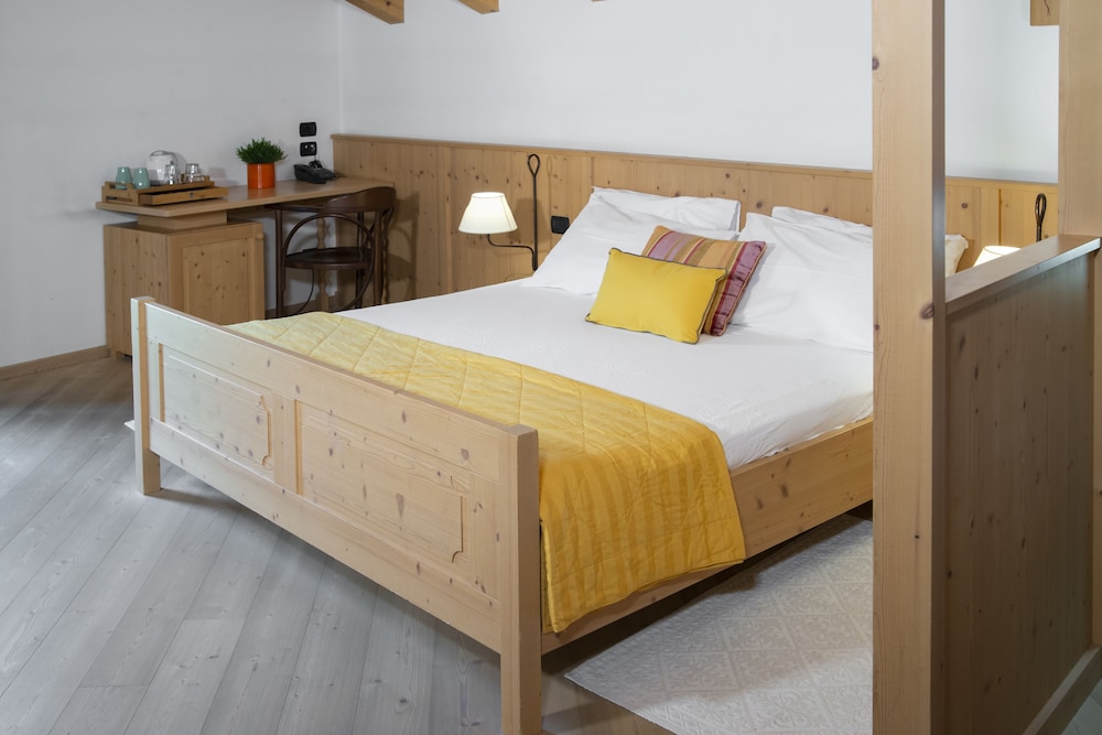 Superior Quadruple Room photo 2
