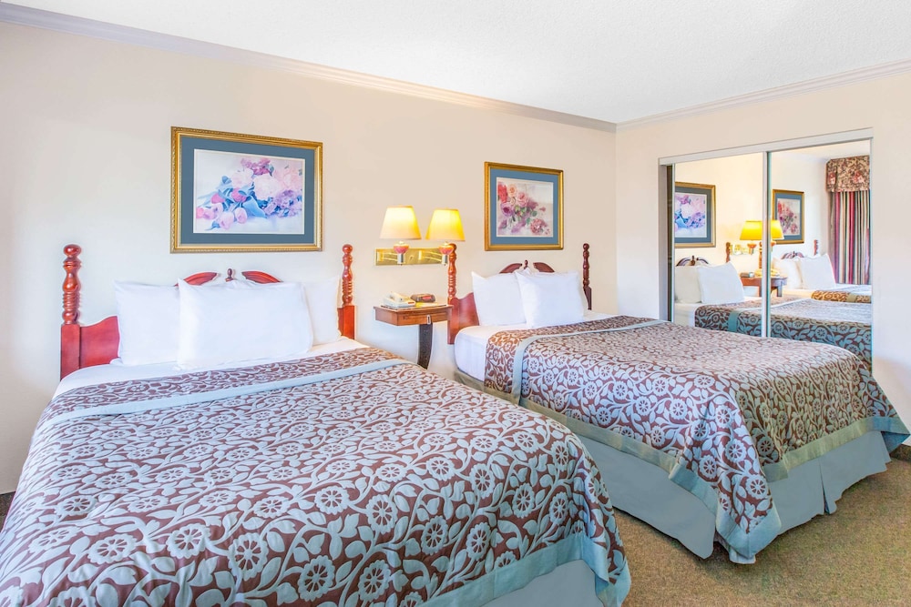 Standard Room, 2 Queen Beds, Accessible photo 1