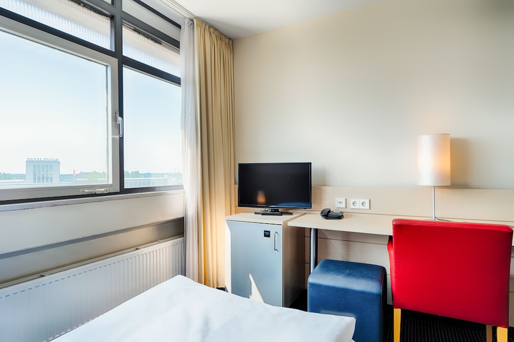 Standard Double or Twin Room - Photo 5