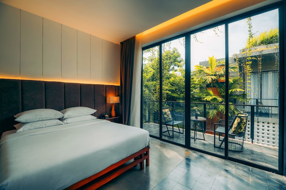 Junior Deluxe Room