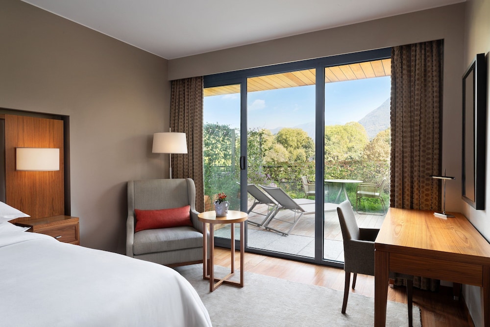 Deluxe Room, 1 King Bed, Terrace - Photo 7