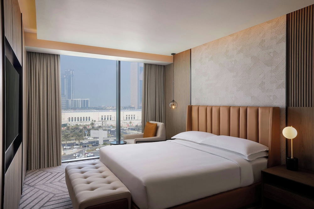 Executive Suite, 1 King Bed - Photo 3