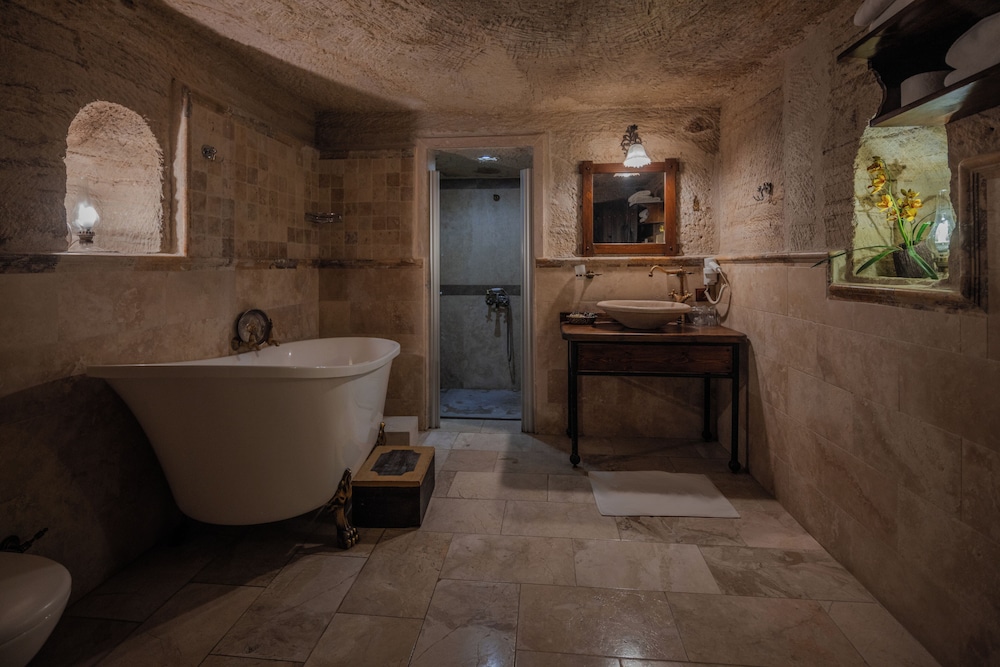 Suite - Photo 4