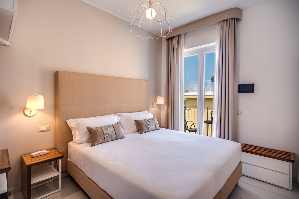 Classic Double or Twin Room, 1 Bedroom, Non Smoking photo 1