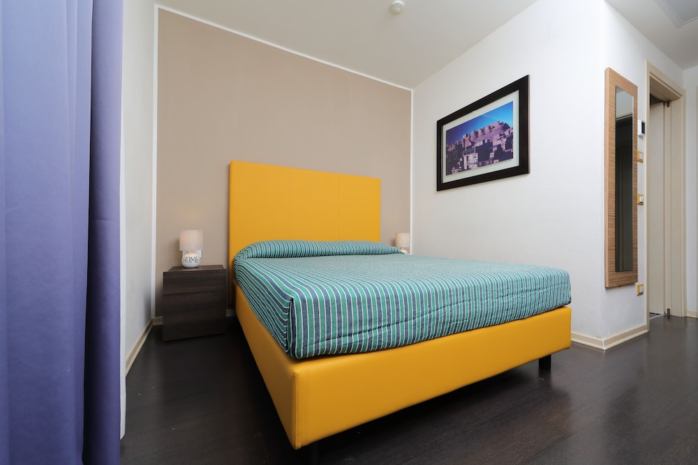 Single Room photo 1