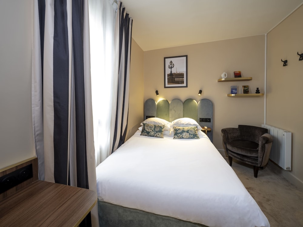 Tiny Double Room (9 sq meter) photo 3