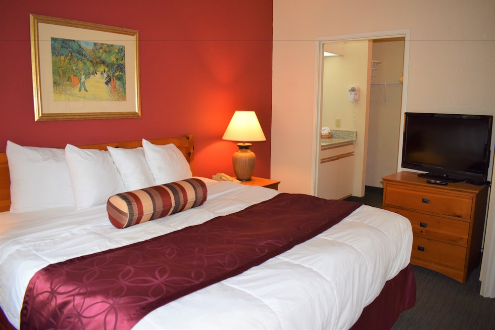 Suite, 1 King Bed, Non Smoking (2 Room) - Photo 2