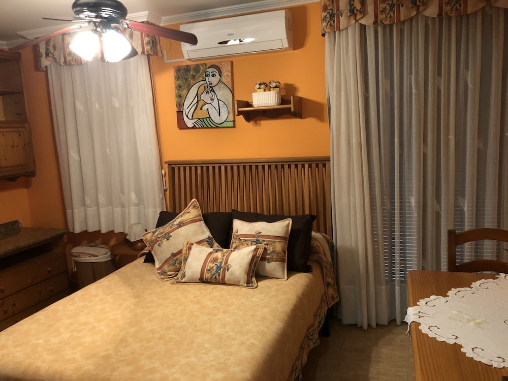 Family Room - Photo 6