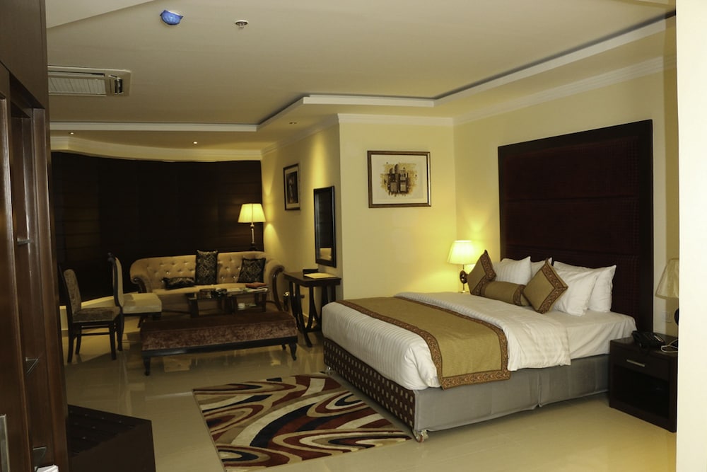 Executive Room - Photo 3