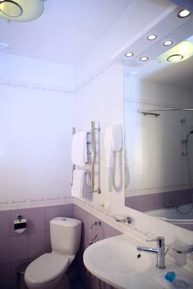 Standard Double or Twin Room photo 3