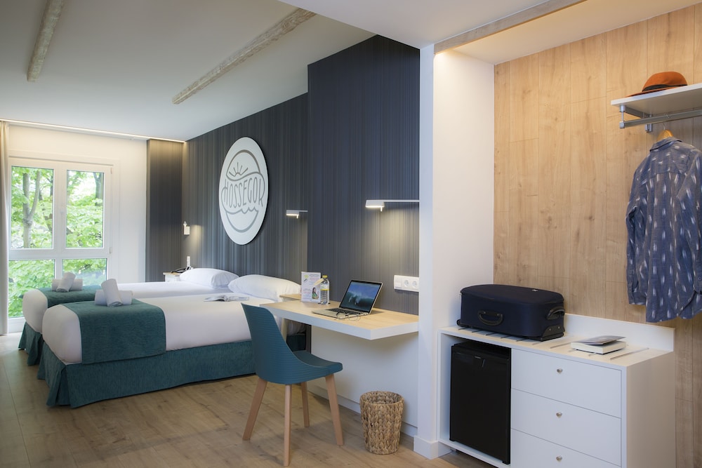 Premium Twin Room photo 2