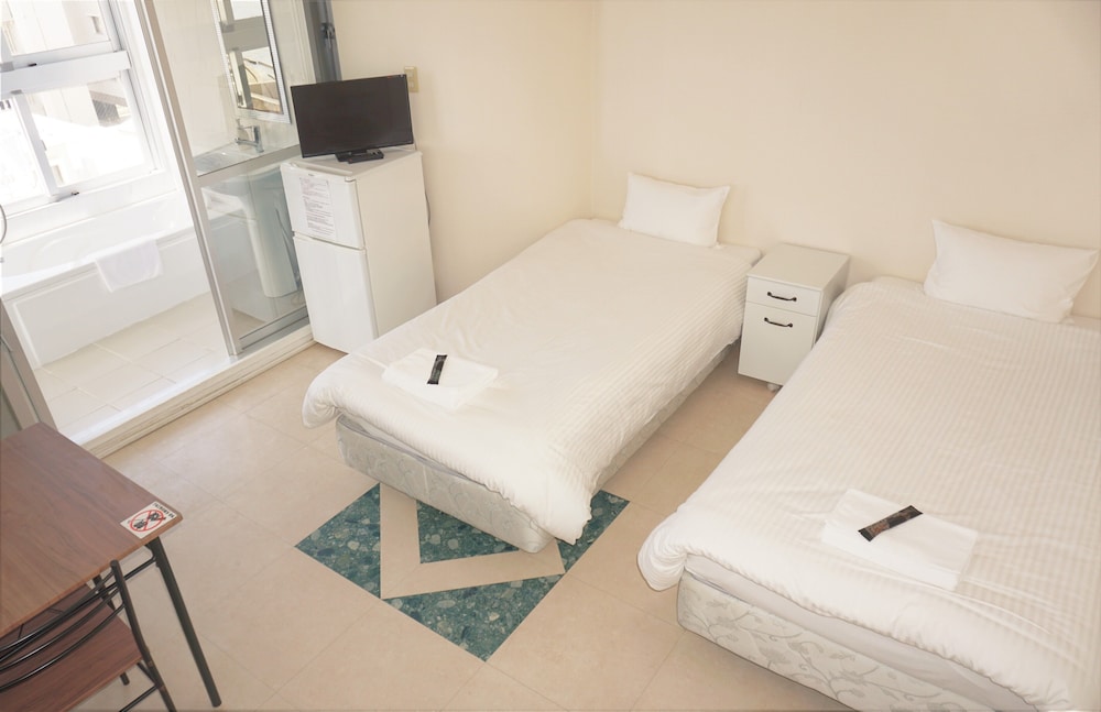Ocean view Twin with balcony photo 1